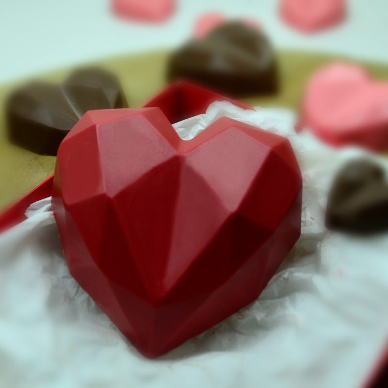 BWB 3 piece chocolate mold: GEOMETRIC HEART MEDIUM 200gr