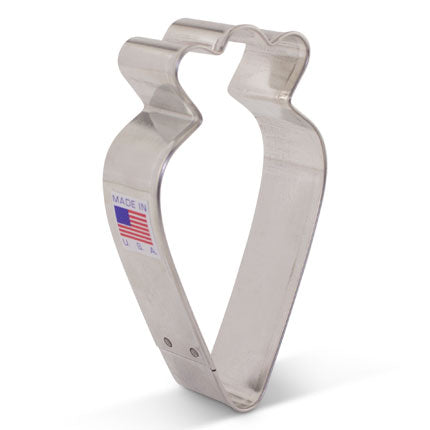 Flour Box Bakery's Piping Bag / Carrot Cookie Cutter 4"